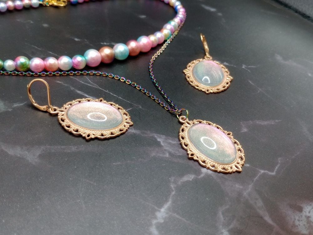 Vintage style light gold color pendant earrings and imitatio...