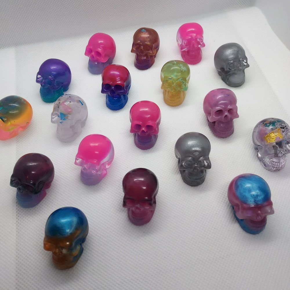 Resin Skull 3pc (Random)