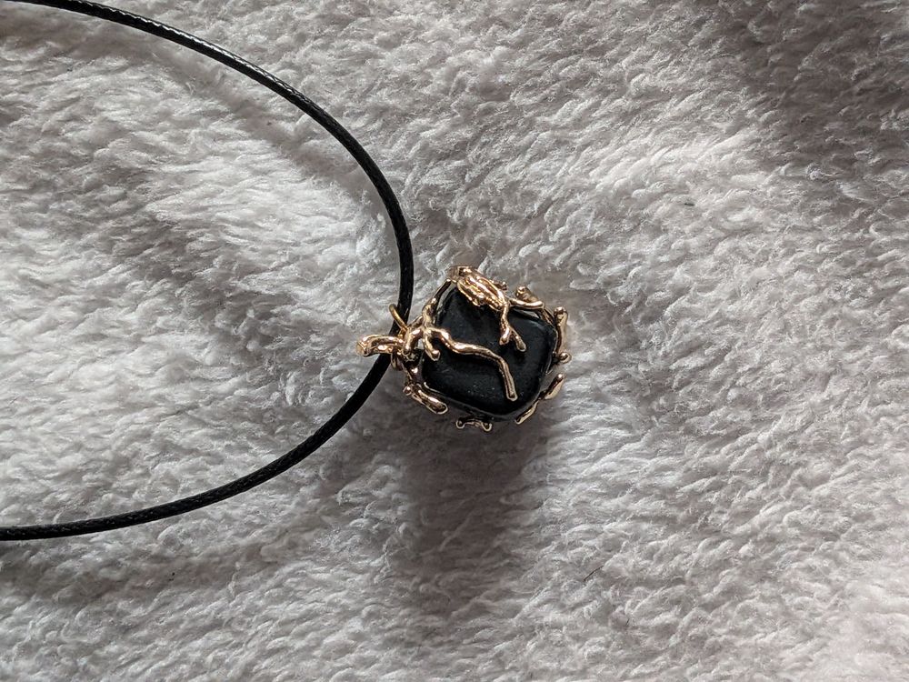 Howlite tree branch necklace 