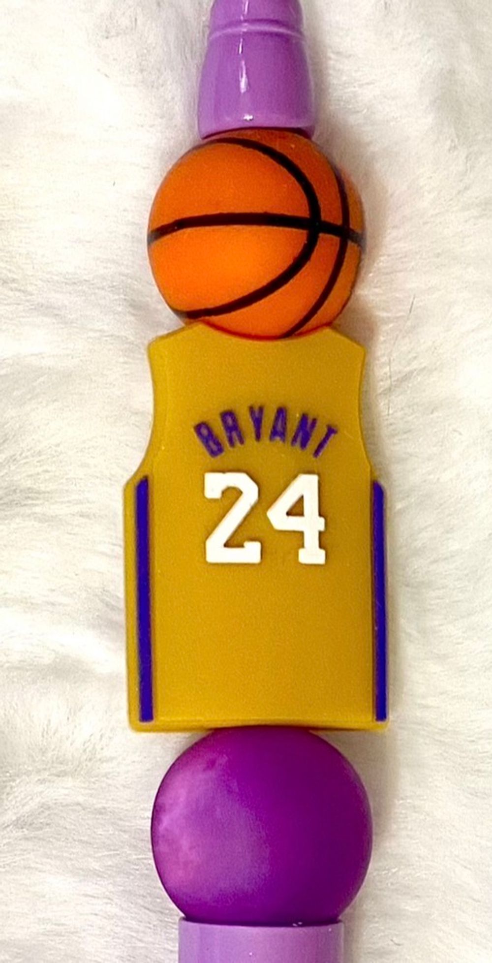 Basketball player pen
