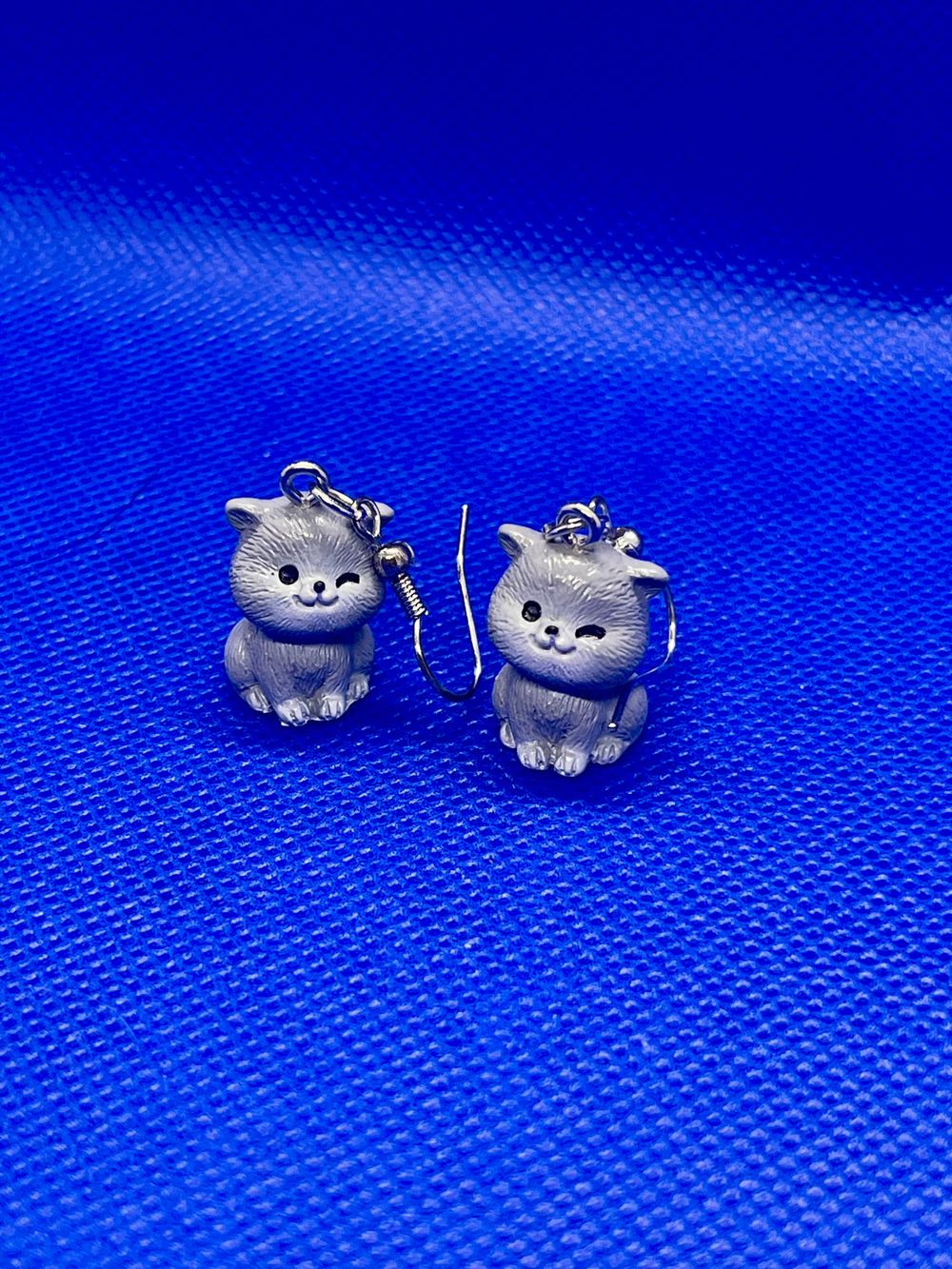 Grey kitty earrings 