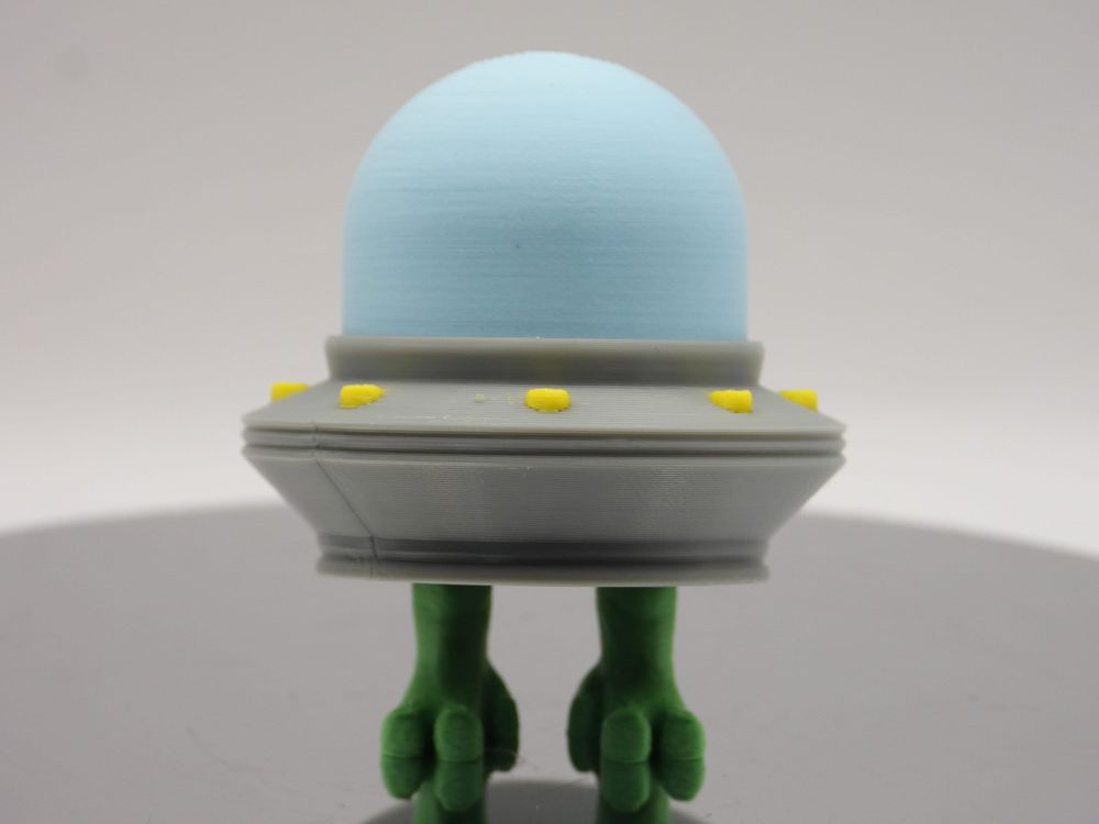 Uri the UFO with Collapsible Feet