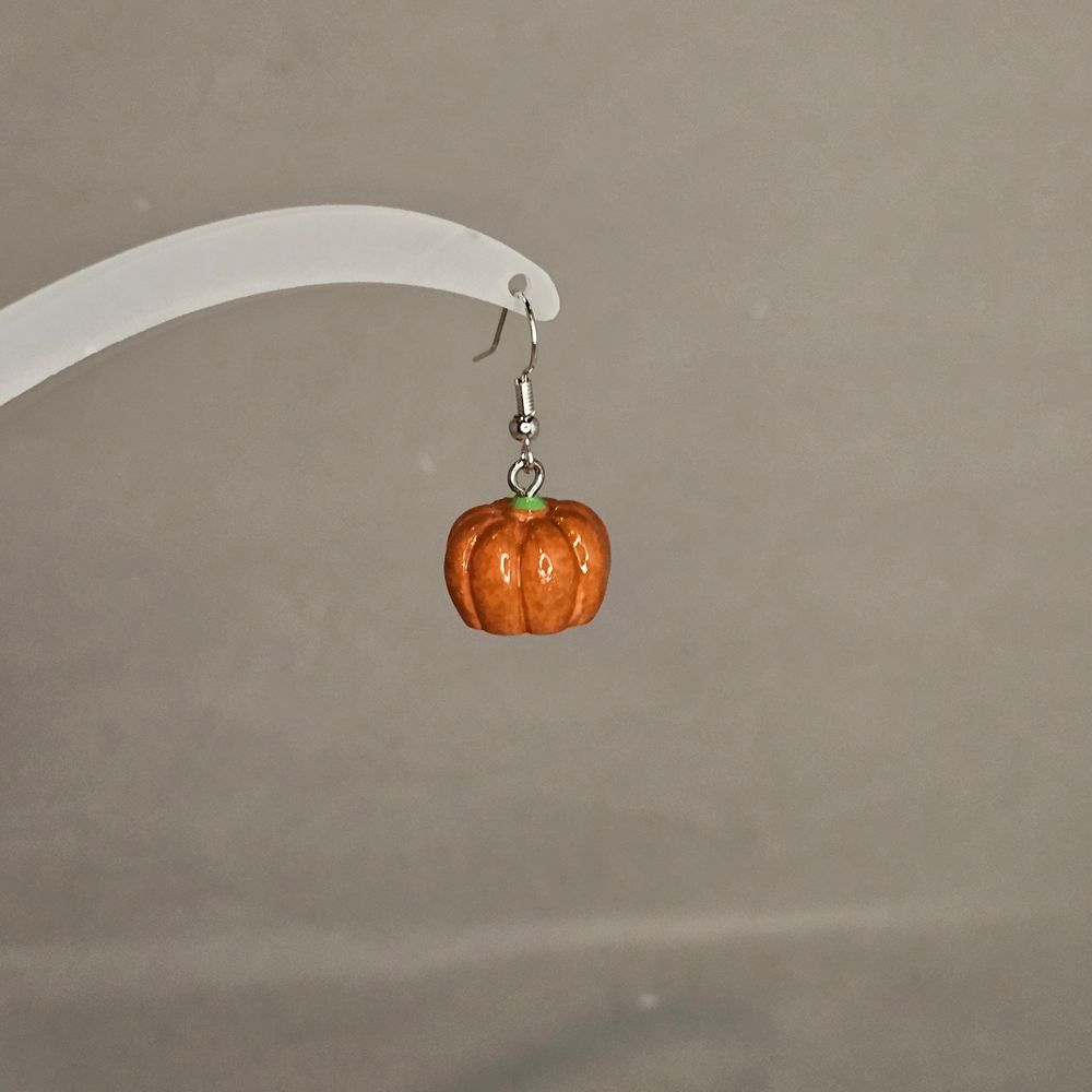 Item #135 Pumpkin Earring