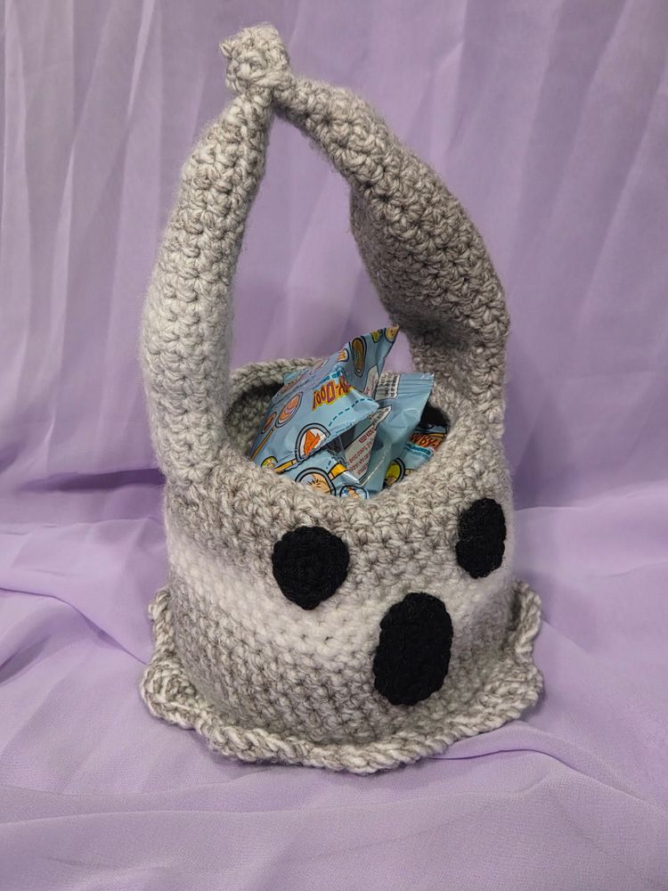 Trick-or-treat Ghost Basket