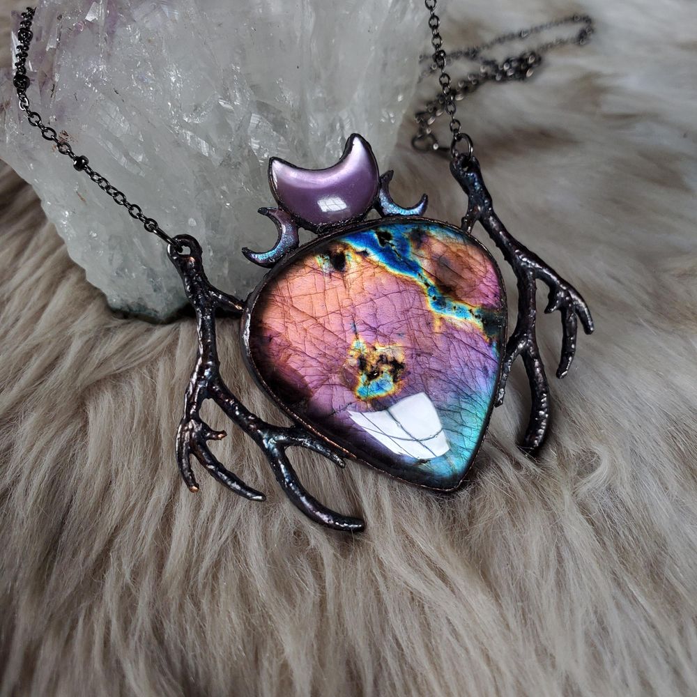Sol-Heart Warden - Sundusk Sorcery Collection - Labradorite ...