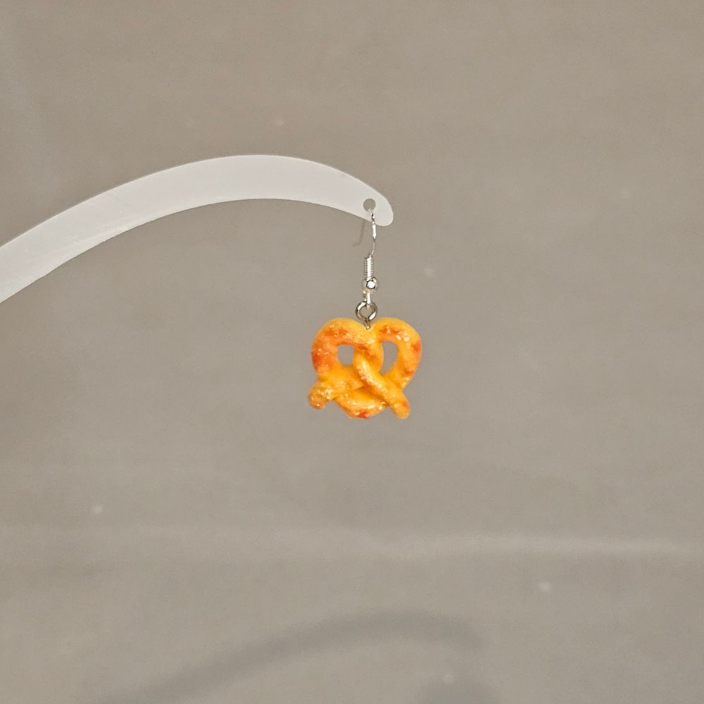 Item #10 Pretzel Earring