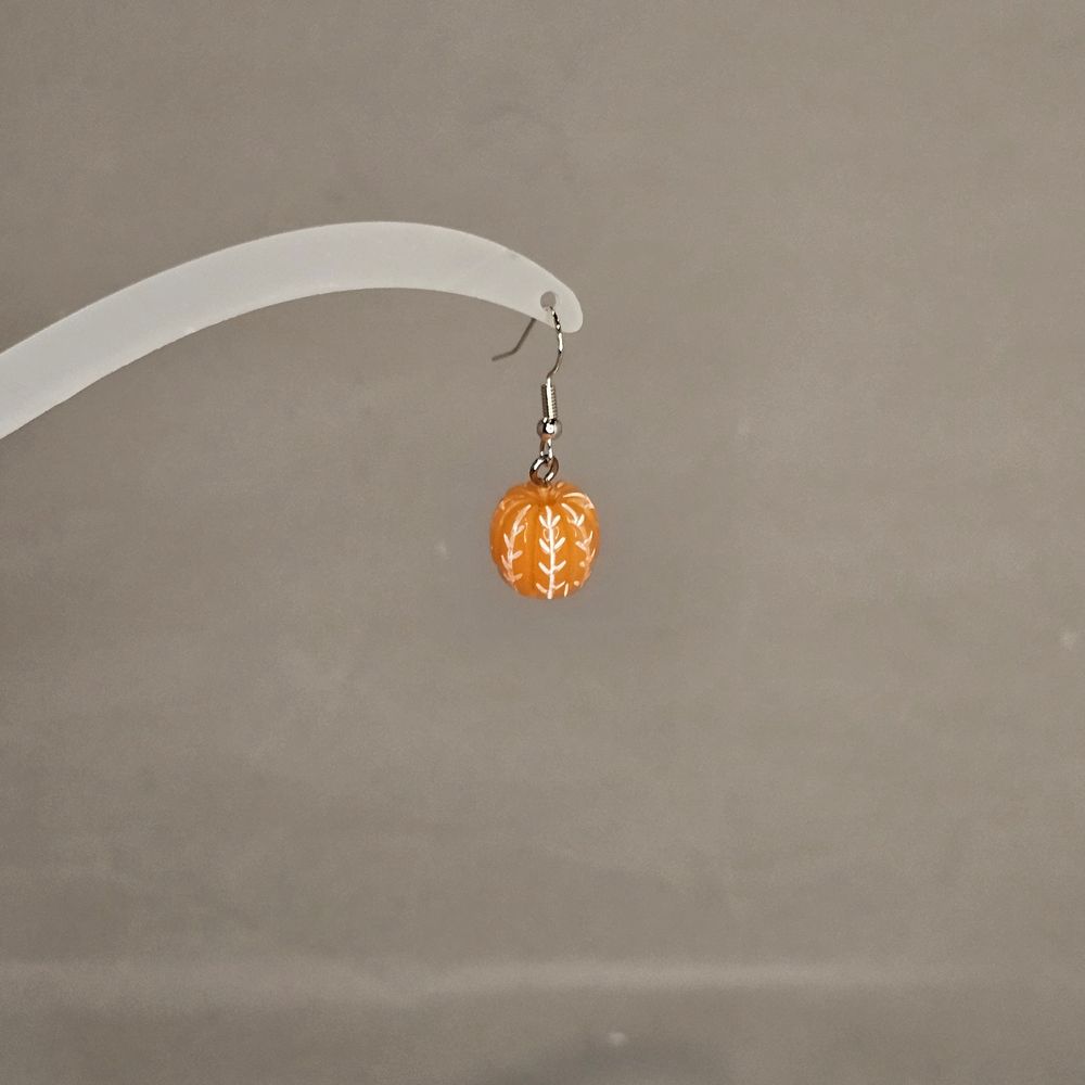 Item #127 Tangerine Earring