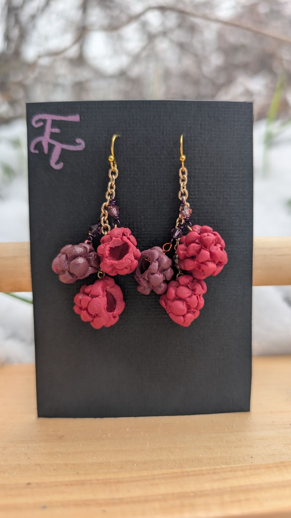   Black cap Têenva(earrings)