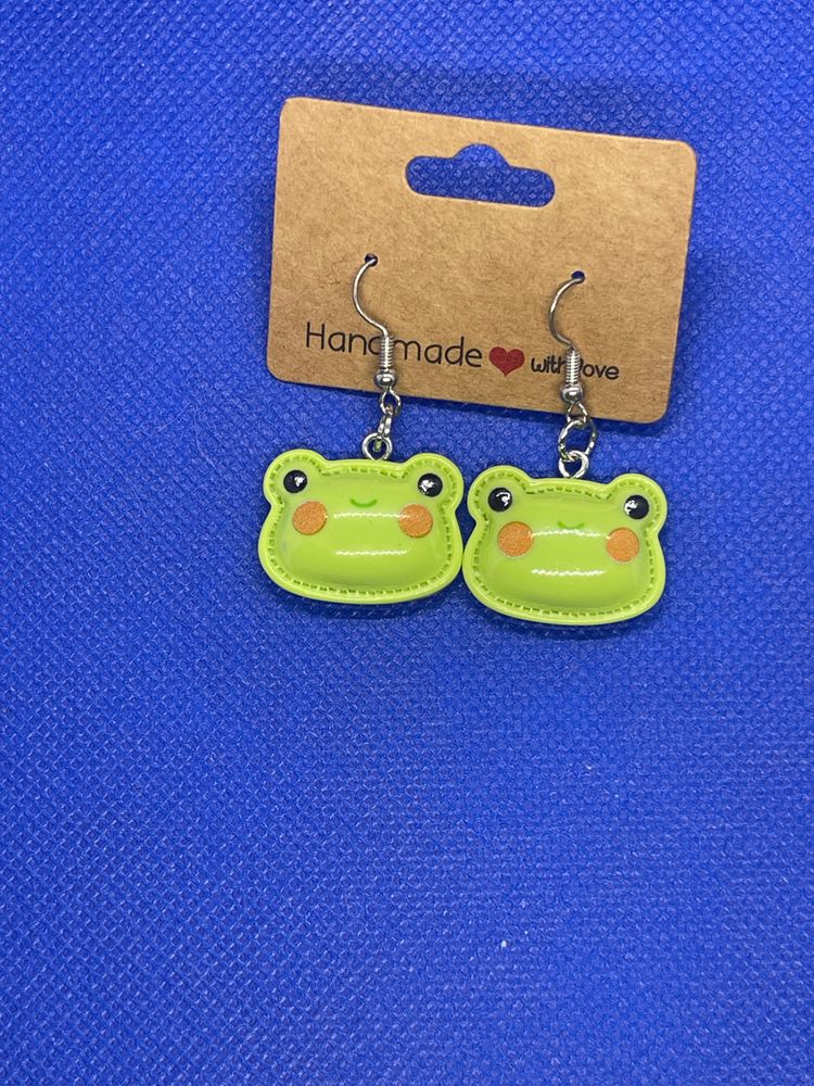  Frog pillow earrings 