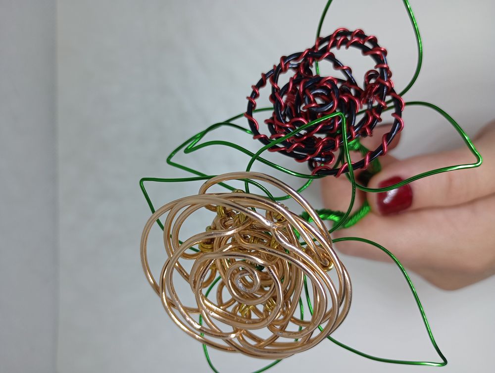 Aluminum wire rose (1 per sale)