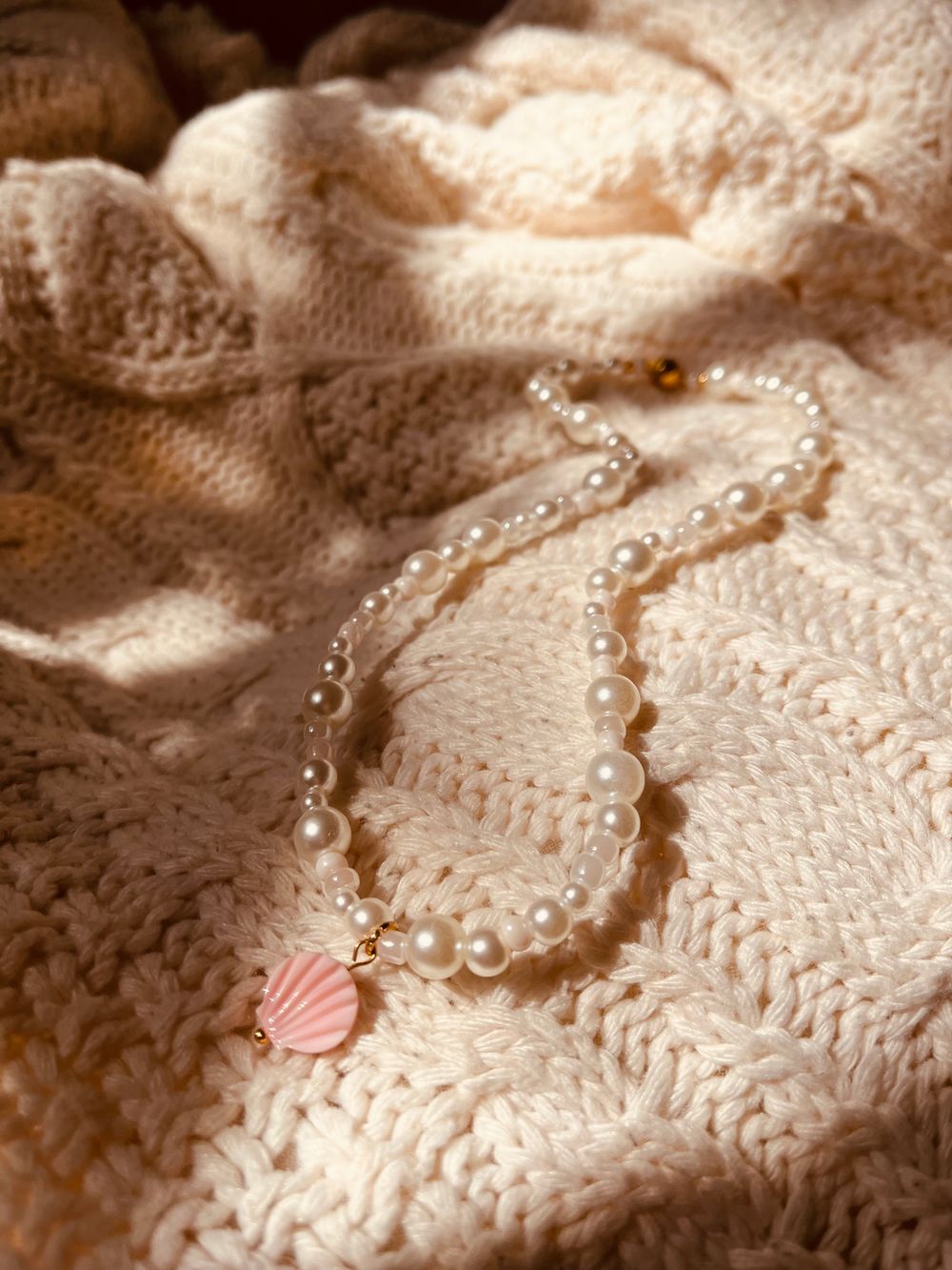 Blushing Pearl Shell Necklace 