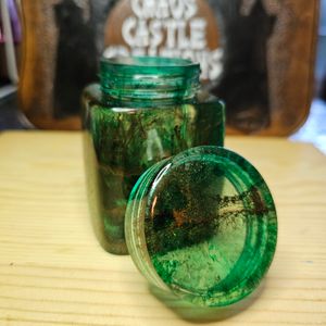 Square jar, round lid