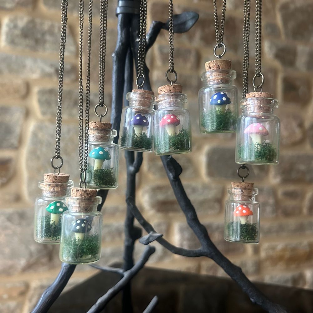 Terrarium necklace