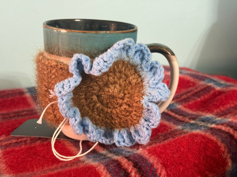 Mug Warmer - Fuzzy Flower Blue