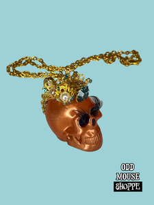 A side view of the necklace