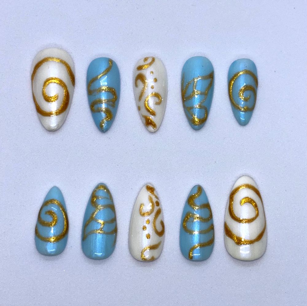 Gold Aura – Press On Nails