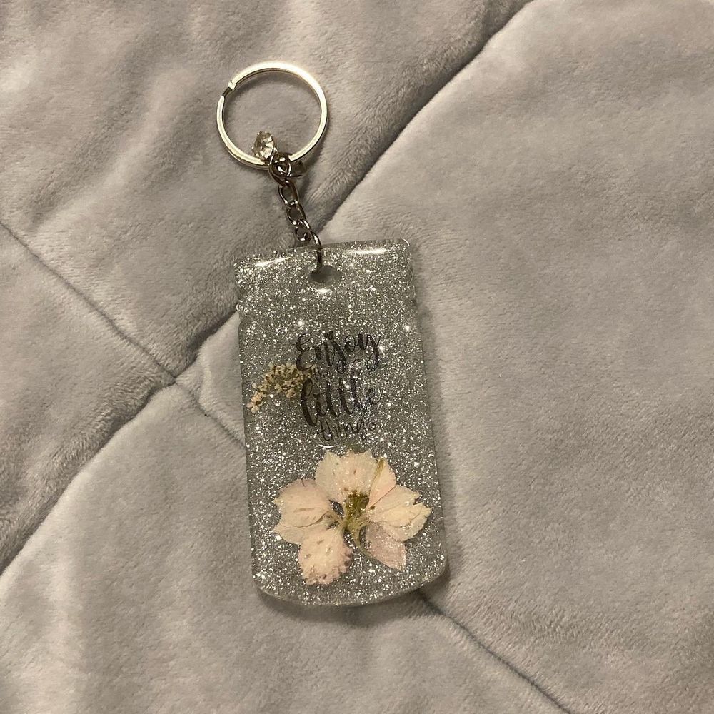 Keychain - Mason jar, Enjoy the little things, real flowers