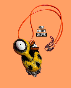 This pendant is sculpted directly onto the pendant setting. 
