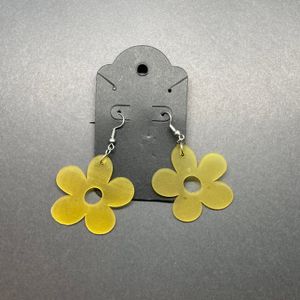 Flower with silver-tone hooks