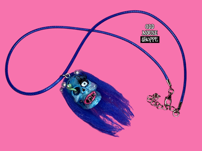 A top view of the necklace