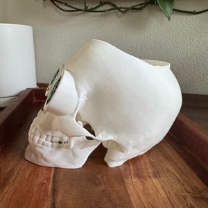 White pot side profile