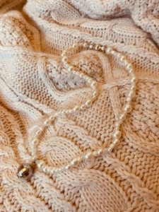 The Mirrorball Pearl necklace in sunlight
