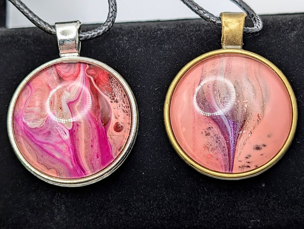 Unique Paint Dip Necklaces (Round)