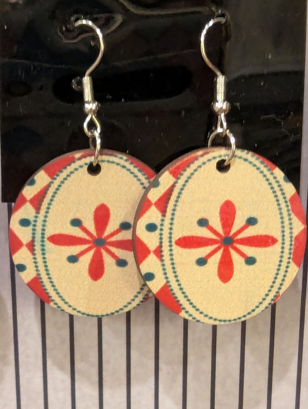 Retro Ornament Earrings - Red Flower Harlequins 