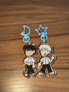 Shown with Hikaru (A do-not-separate duo! Meant to look like holding hands ;3)
