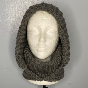 Front & face uncovered (hood folded)