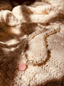 The Blushing Pearl Shell choker