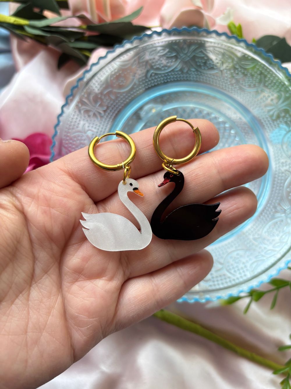 Swan earrings, Black swan and White swan