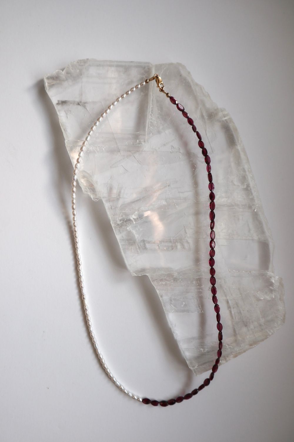 Garnelle - Garnet & Pearl Necklace