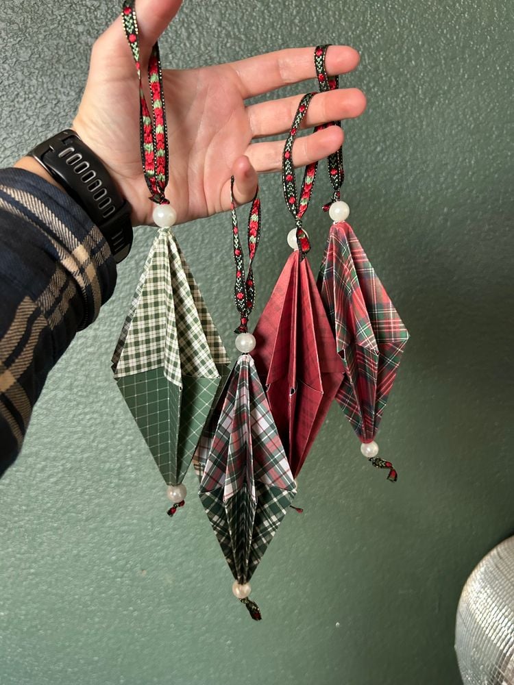 Festive paper ornaments 