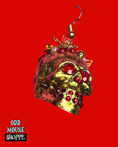 A side view of the earring