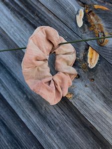 Pink scrunchie dyed with Madder