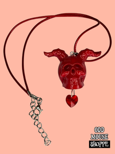 A front view of the necklace