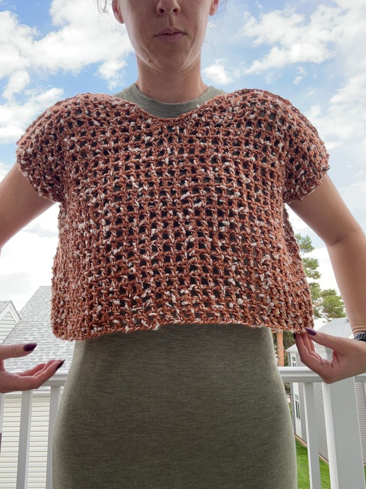 Crochet short sleeved sweater 