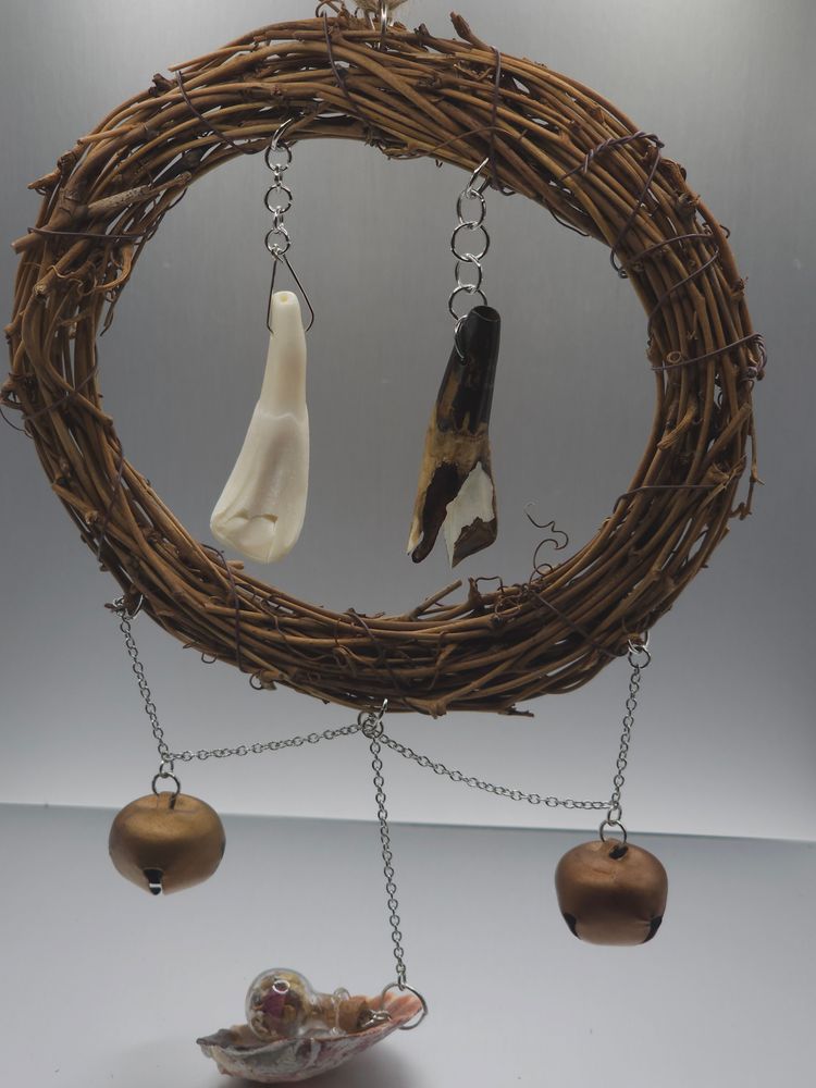 Buffalo teeth bell wreath 