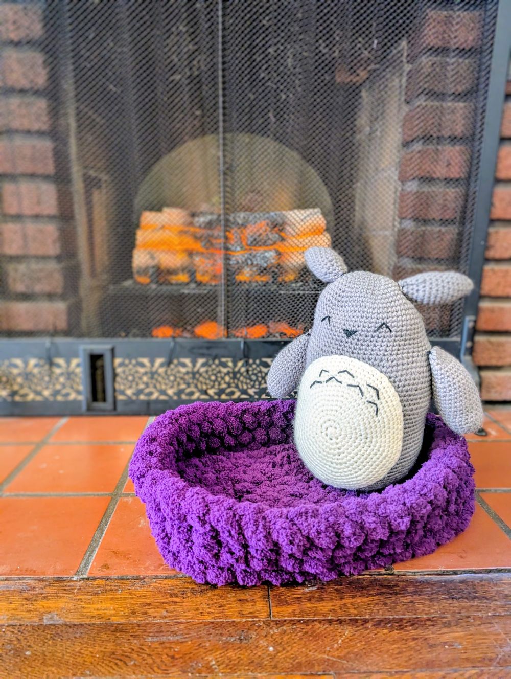 "Royal Lullaby" - Hand-Knit Pet Bed - Tiny Comfort for Kittens and Small Pets