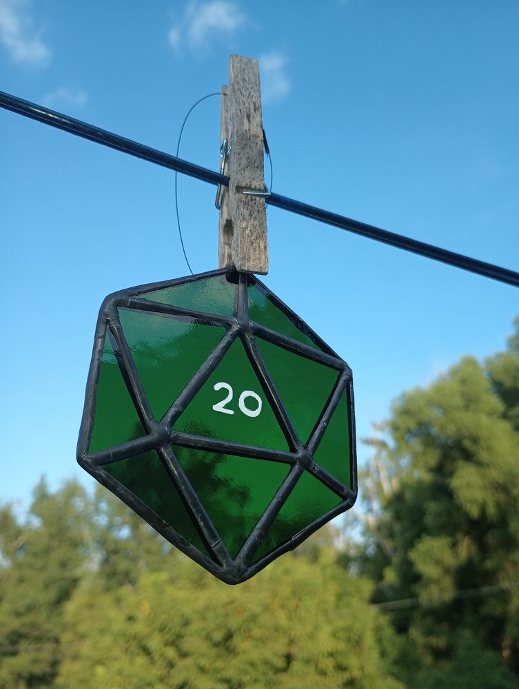 Green dnd dice