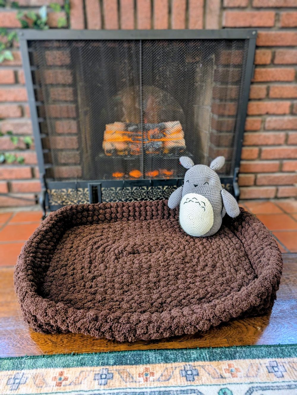 “Oak Lodge” Hand-Knit Pet Bed - Sturdy Comfort for Big Dogs