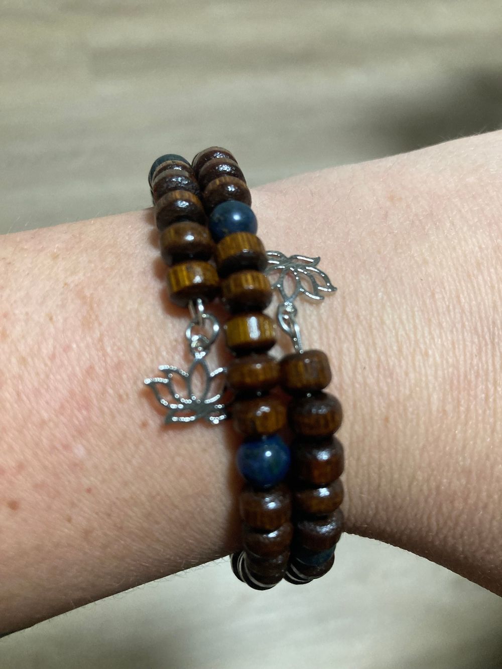 Charm memory wire bracelet - lotus flower, wood and lapis la...