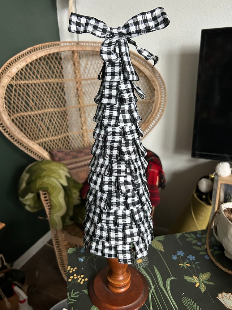 Ribbon Christmas tree 