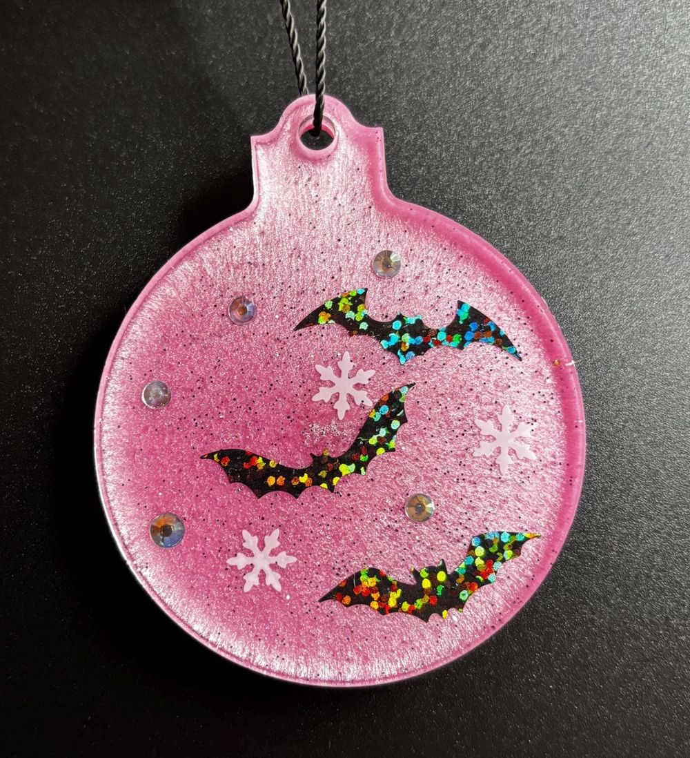 Bat Ornaments Set: Pink Sparkly, Iridescent Finish - Hallowe...