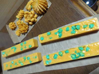Cinnamon orange bars goats milk with Shea gems 