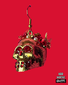 A side view of the earring