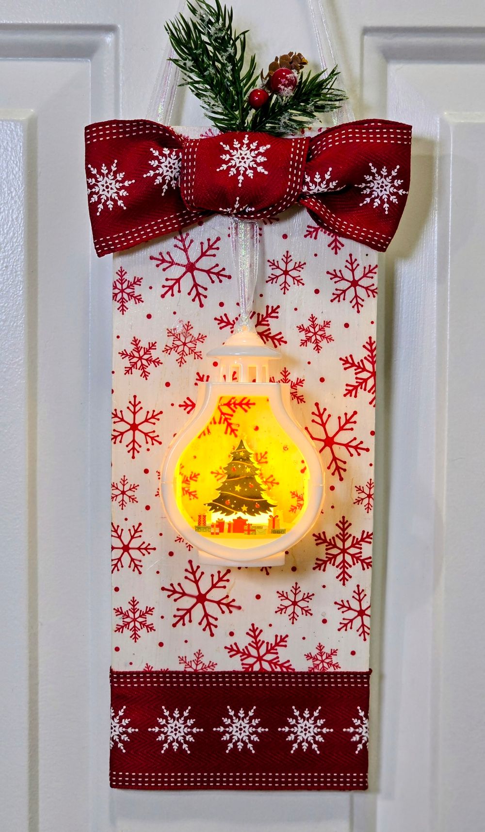LED Christmas Wall Door Hanging with Snowflake Bow