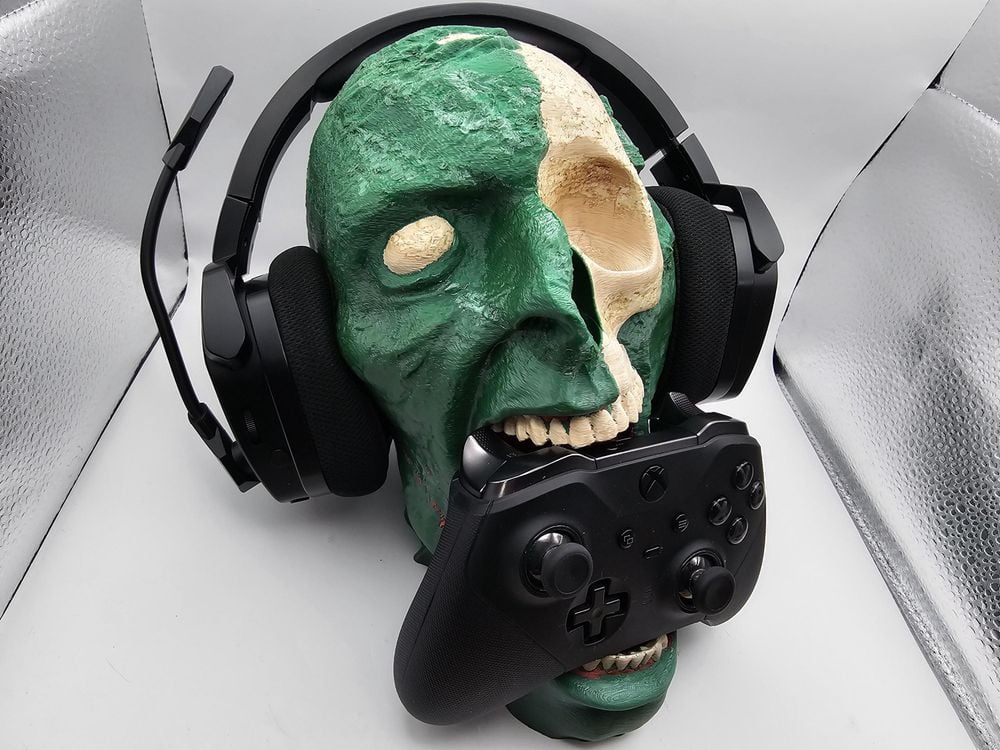 Undead Gamer: Zombie Controller & Headphone Holder