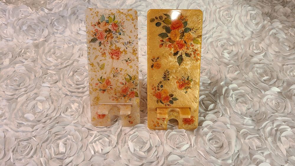 Floral Cellphone Stand